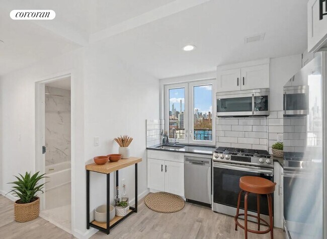 Photo - 39-04 29th St