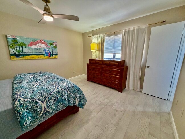 Photo - 220 Park Blvd N Unidad 203