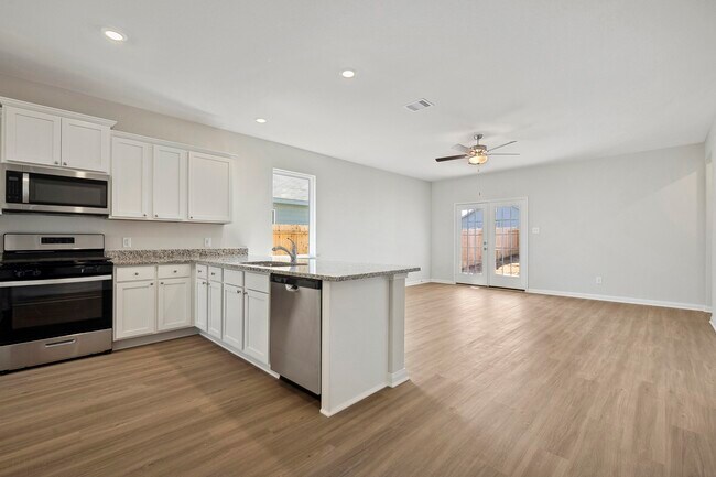 Photo - 341 Tejas Trl