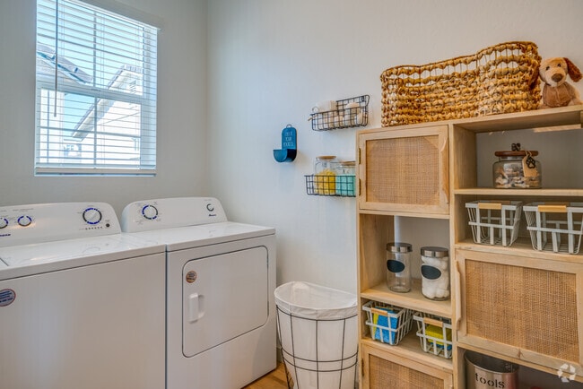 3BA, 2BA - 1,355SF