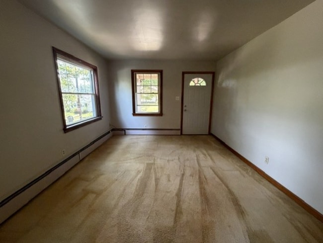 Photo - 433 Allenford St
