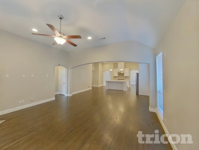 Photo - 401 Winehart St