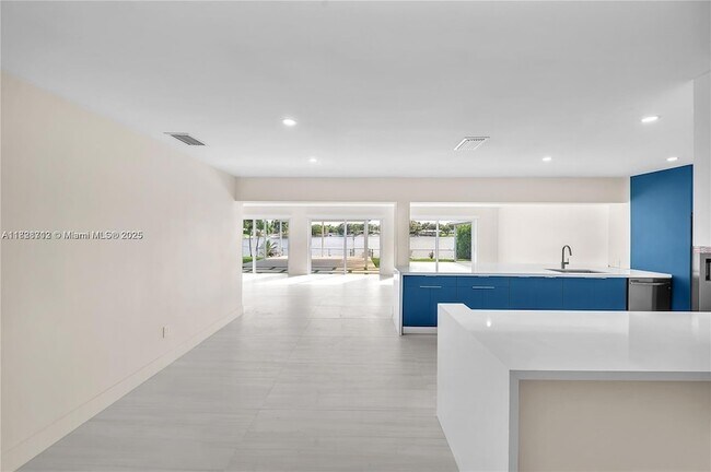 Photo - 5020 SW 92nd Ave