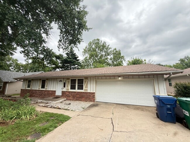 Photo - 4 Bed 2 Bath Springfield, MO