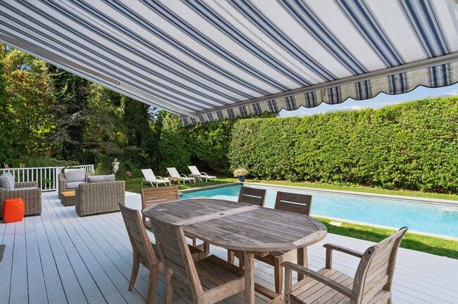 Photo - 25 Meadowgrass Ln