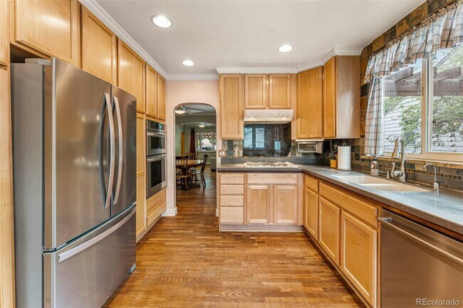 Photo - 2929 S Cherokee St