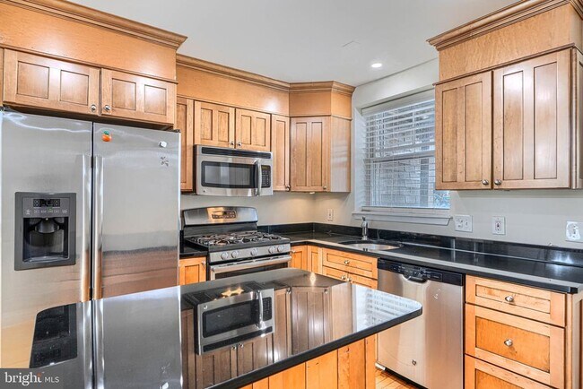 Photo - 609 East St