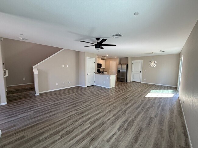 Photo - NLV 3 bed in a gated community!