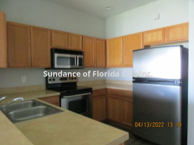Photo - Gated Community close to 'The Loop'