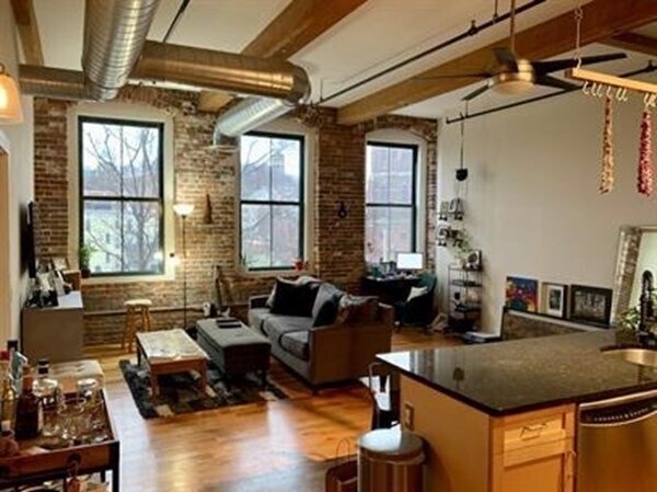 Photo - 589 Essex St Unit 303