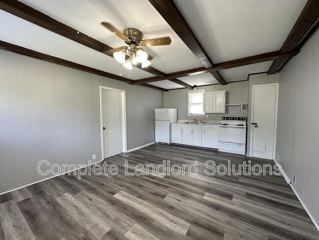 Photo - 6948 N 32nd St