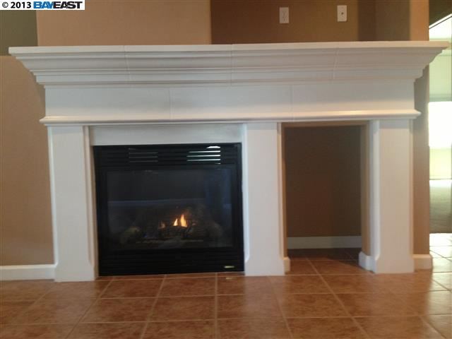 living room - 4285 Clarinbridge Cir