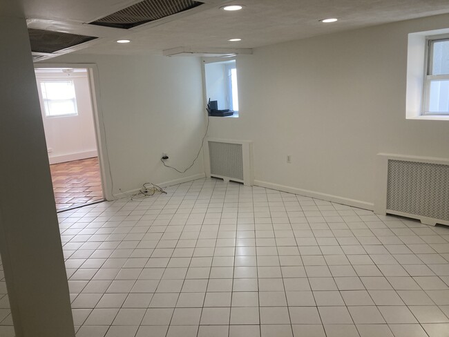 Photo - 234 E Walnut St
