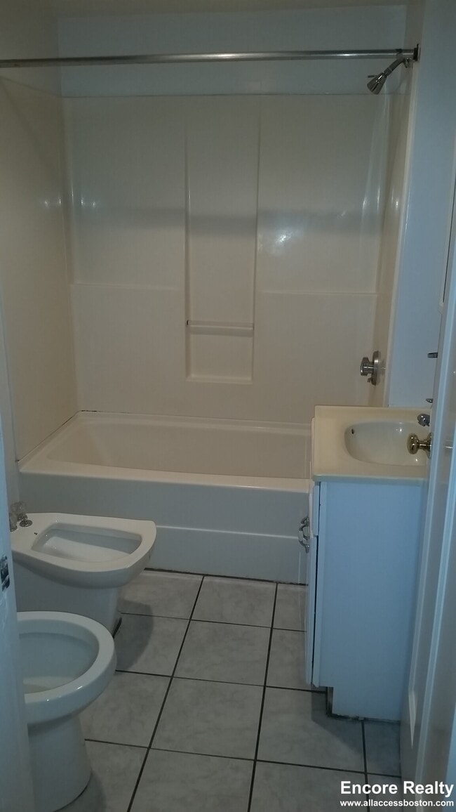 Photo - 56 Egmont St Unit 4