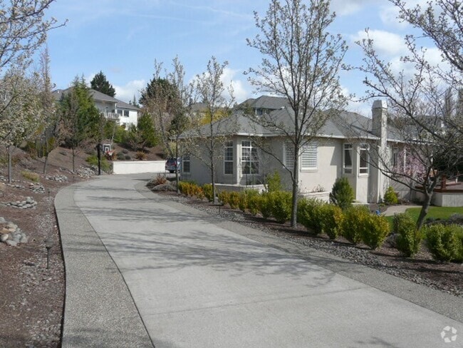 Building Photo - SPACIOUS & STYLISH CUSTOM HOME- 4 BEDROOMS...