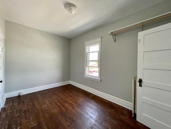 Photo - 601 Belknap St
