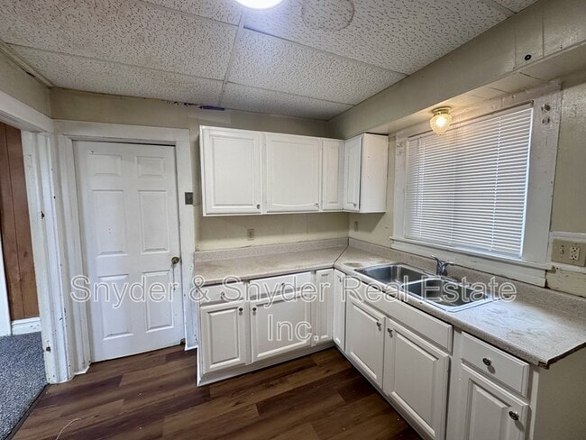 Photo - 208 Denver St