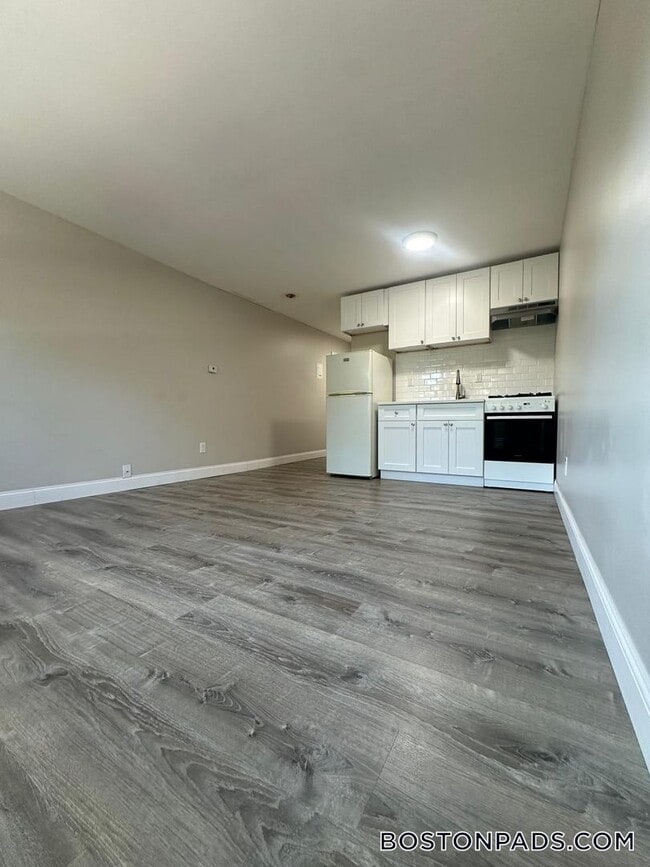 887 Varnum Ave Unit 16