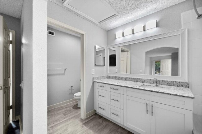 Photo - Indian Hills Apartments