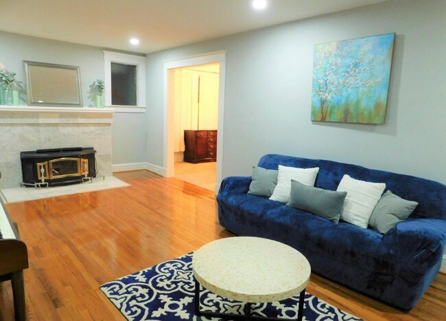 Photo - Large Main Floor 3Bd/2Bth Unit in Gorgeous...