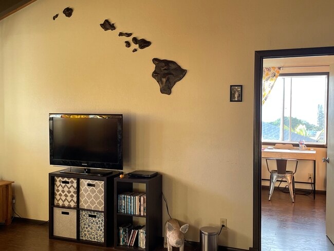 Photo - 115 Mahola St Unidad A