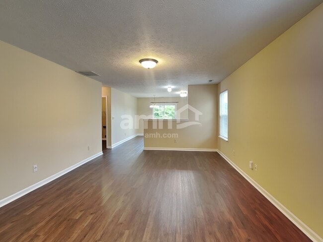 Photo - 10917 Snowdrop Way