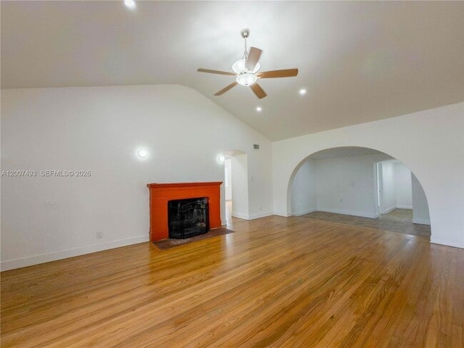 Photo - 410 Pinecrest Dr