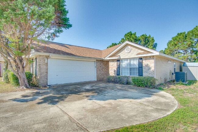 Photo - Lakefront Shadow Lakes Home – $500 Off Fir...