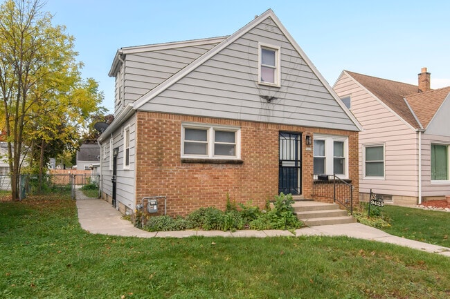 Building Photo - 9424 W Lisbon Ave