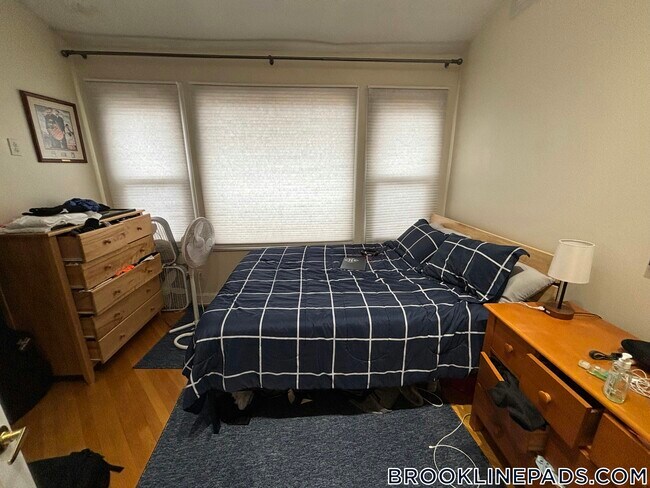 Photo - 1689 Beacon St Unidad 2