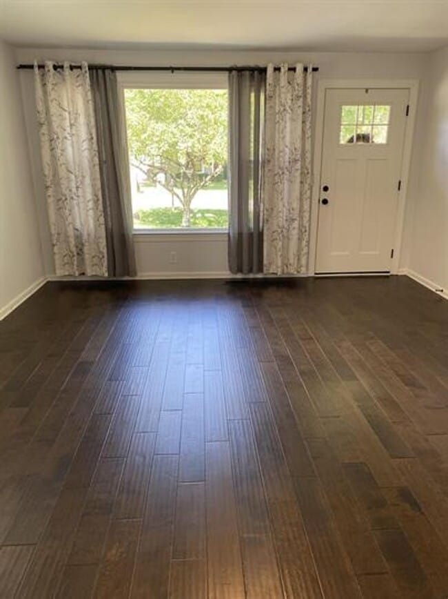 373 Margo Ln