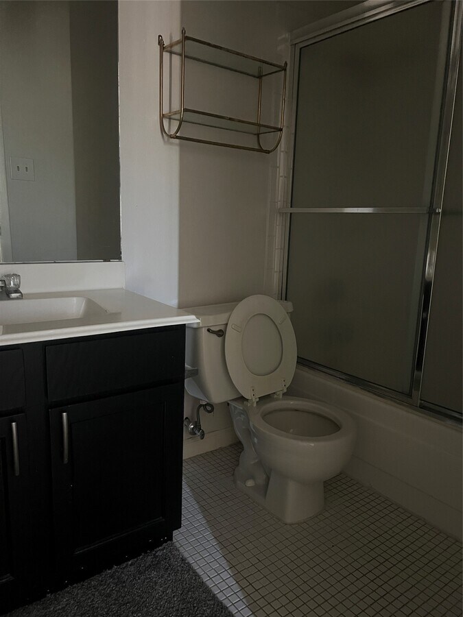 Photo - 6111 Beverly Hill St Unidad 74