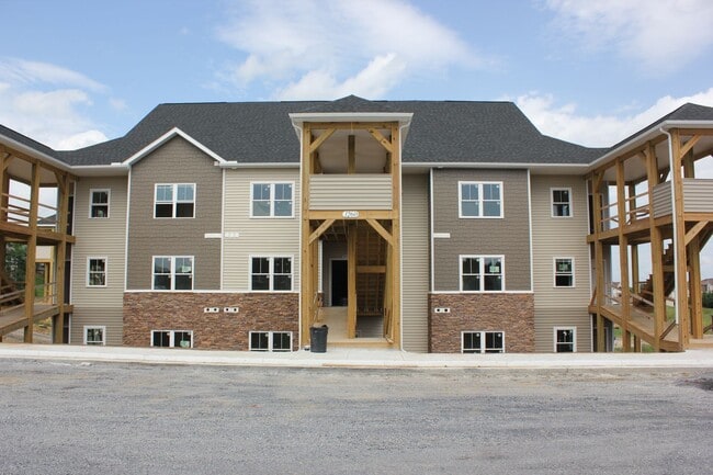 Building Photo - Like New 2 Bed 2 Bath Condo for Rent