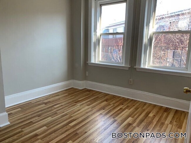 Photo - 115 Salem St Unit 16