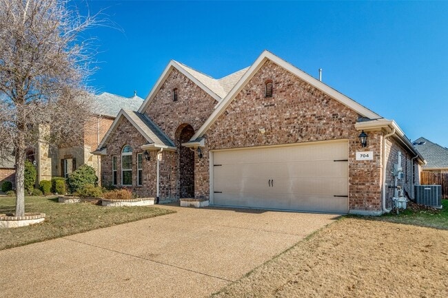 Photo - 704 Thetford Ln