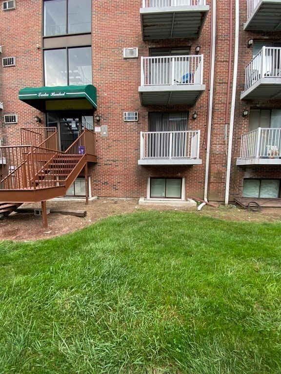 Building Photo - 1186 Worcester Rd Unit 1211
