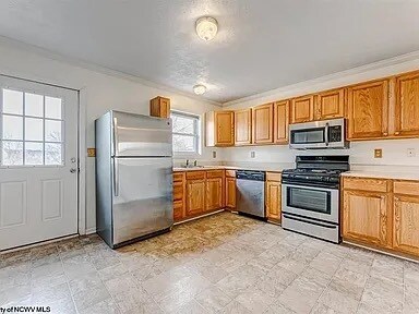 Photo - 445 Harner St