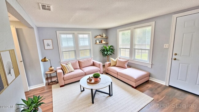 Photo - 3553 Owen Ave