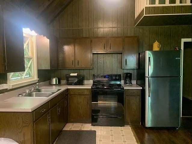 Photo - 211 Chalet Village Dr