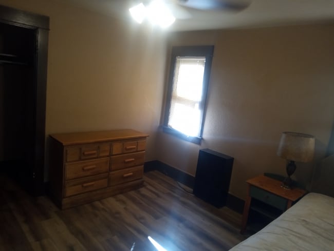 Photo - 12146 Foster Rd