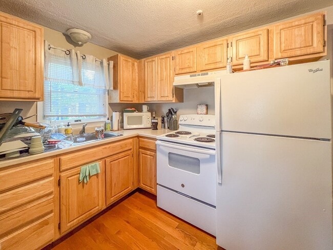 Photo - 18 Germain Ave Unit 3