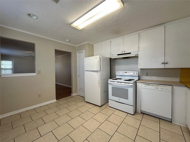 Photo - 110 E Dale St