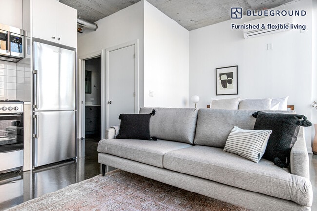 Photo - 108 W Chicago Ave Unit FL9-ID364