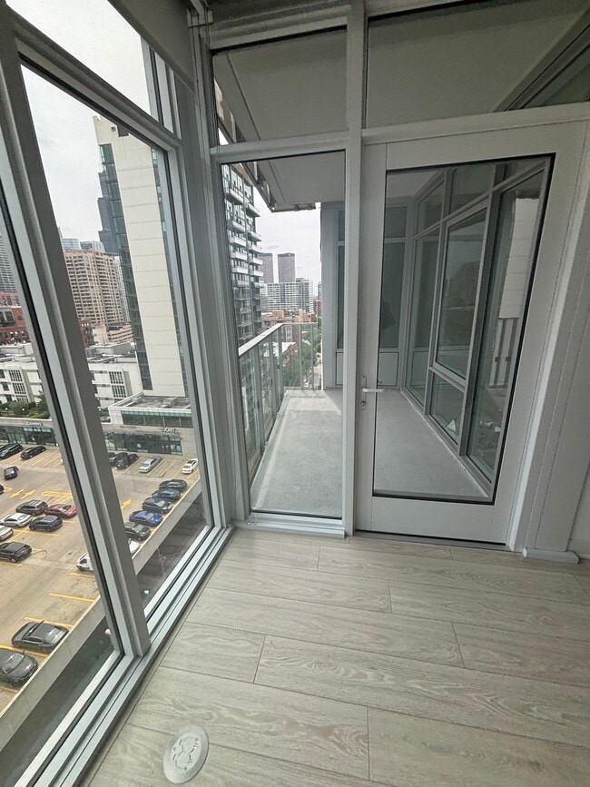 740 W Fulton St Unit 2203