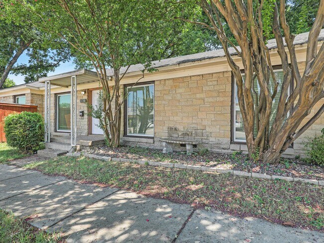 Photo - 6950 Hillcrest Ave Unit 1