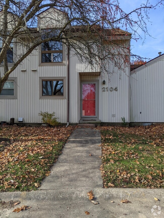 Building Photo - 2104 Melrose Dr Rental