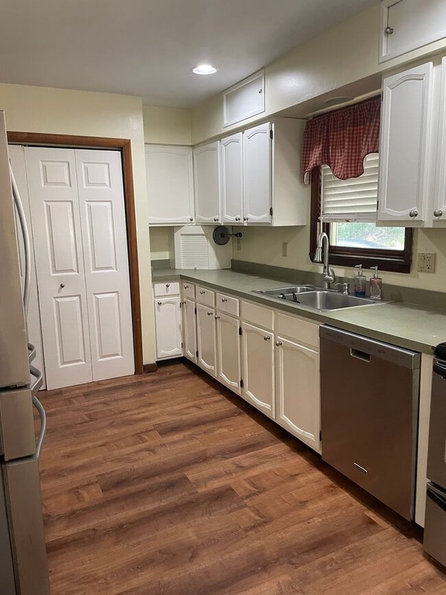 Photo - 3 Bedroom Home in Dauphin