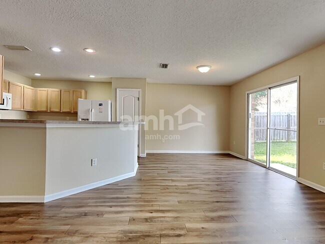 Photo - 11501 Brian Lakes Dr N