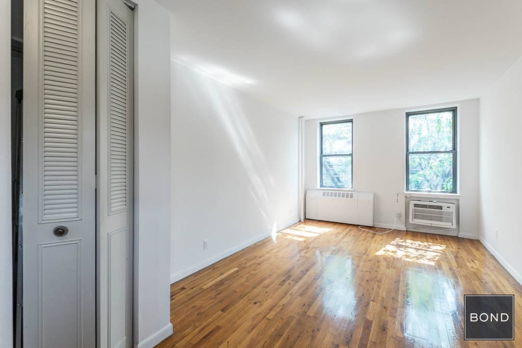 Photo - 246 West 22nd Street