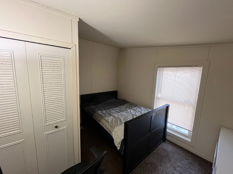 Photo - 1040 N Pleasant St